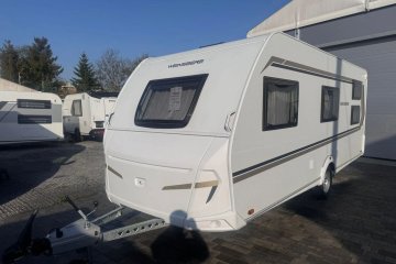 rodzinna przyczepa z PRZESTRONNĄ KUCHNIĄ