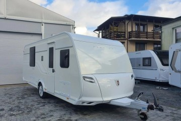 nowy model rodzinnej przyczepy z OGRZEWNIEM PODŁGOWYM