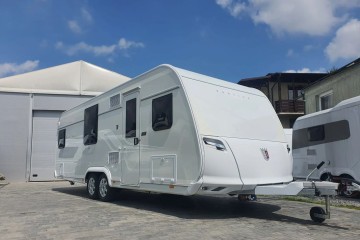 rodzinna przyczepa z OGRZEWANIEM ALDE